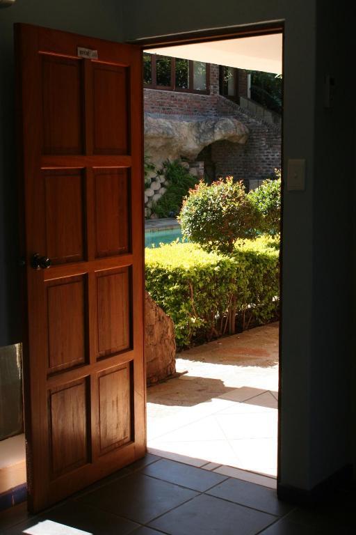Columbus Guest House Mbombela Ruang foto